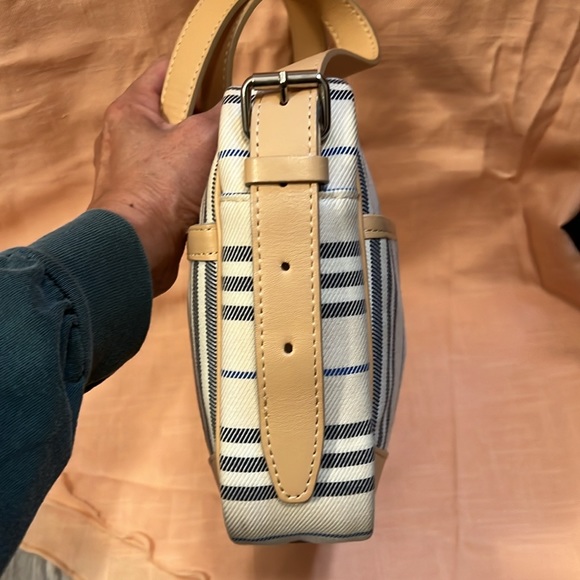 EUC authentic Burberry shoulder bag - Picture 7 of 10